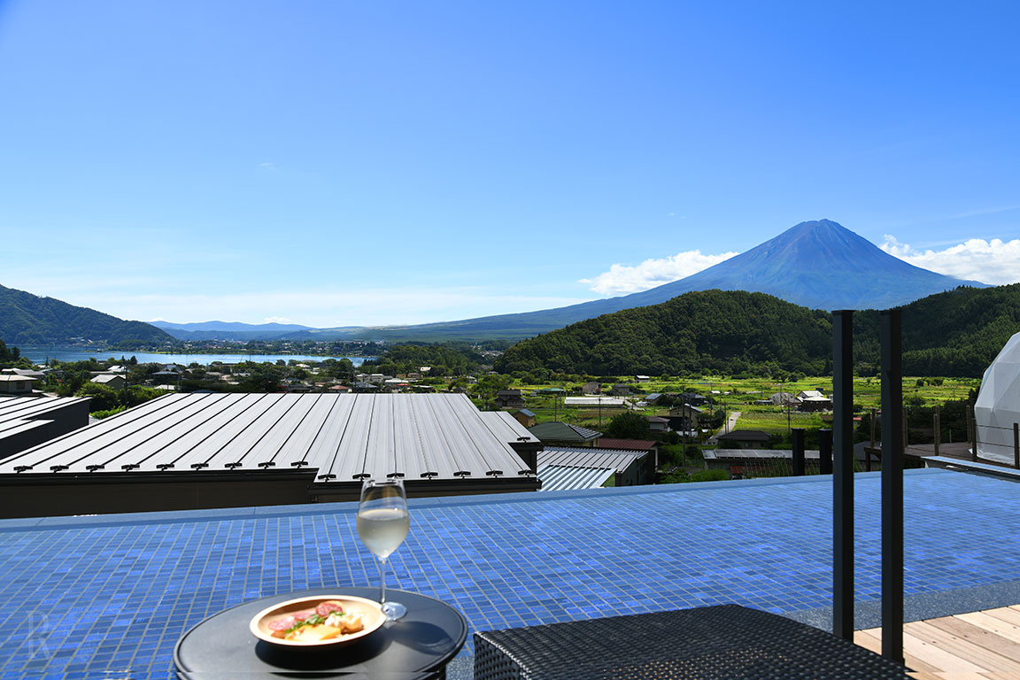 目の前に富士山・河口湖を望む　抜群のロケーション